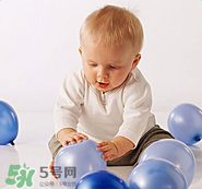 一歲寶寶玩什么游戲好？一歲寶寶適合玩什么游戲？