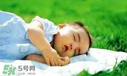 寶寶曬太陽怎么曬？最佳的曬太陽時間