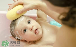 嬰兒洗頭怎么洗？嬰兒洗頭注意事項(xiàng)