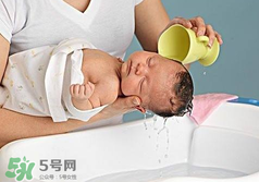 嬰兒洗頭怎么洗？嬰兒洗頭注意事項(xiàng)