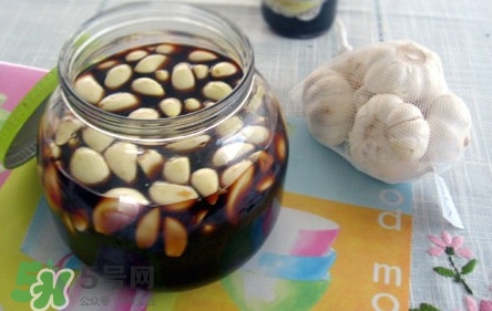 蒜頭泡醋有什么功效？蒜頭泡醋的功效和做法