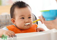 寶寶吃米粉拉綠便便怎么回事？寶寶吃米粉拉綠色要緊嗎？