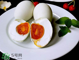 ?端午節(jié)為什么要吃咸鴨蛋？端午節(jié)吃咸鴨蛋的傳說