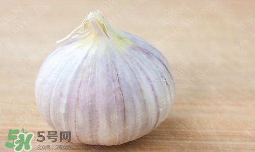 如何腌大蒜頭？腌咸蒜頭的做法
