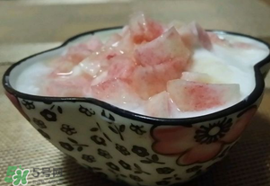 油桃和牛奶能一起吃嗎？喝完牛奶能吃油桃嗎？