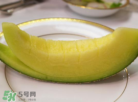 甜瓜和海鮮能一起吃嗎？吃海鮮能吃香瓜嗎？