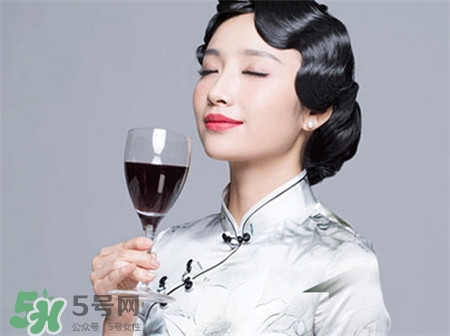 桑葚酒的營養(yǎng)價(jià)值_桑葚酒的功效與作用