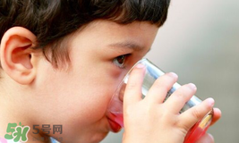寶寶能喝碳酸飲料嗎？寶寶喝碳酸飲料有什么危害？