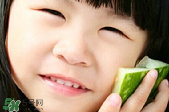 西瓜皮敷臉有什么作用？西瓜皮敷臉有什么好處