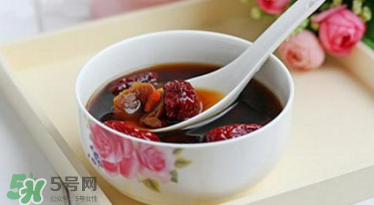 月經(jīng)期間喝紅糖水好嗎？女性月經(jīng)期喝紅糖水好嗎