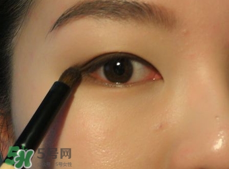 初學(xué)者怎么畫(huà)眼影?初學(xué)者如何畫(huà)眼影?