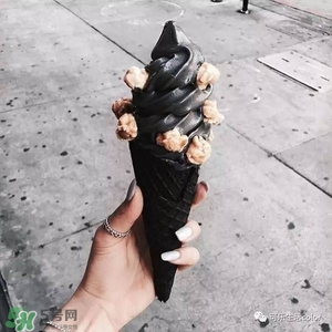 炭黑冰淇淋好吃嗎？炭黑冰淇淋哪里買？