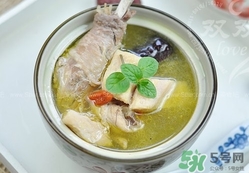 榴蓮殼煲雞湯孕婦能喝嗎？孕婦可以喝榴蓮殼煲雞湯