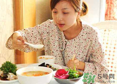 夏天做月子穿什么鞋？夏天做月子如何選擇鞋子？