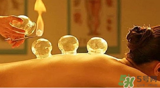刮痧拔罐可以同時(shí)做嗎？刮痧拔罐能一起做嗎