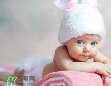 寶寶尿布疹可以擦紅霉素軟膏嗎？紅霉素軟膏對(duì)尿布疹有效嗎？