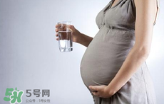 孕期能用酒精退燒嗎？孕期用酒精退燒有什么危害？
