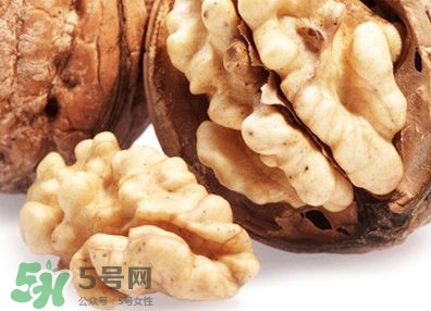 核桃仁怎么保存？核桃仁生吃好還是熟吃好？