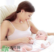 哺乳期能不能涂口紅呢？哺乳期涂口紅對(duì)寶寶有危害嗎？