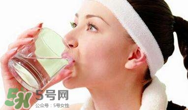 男子喝尿6年減肥100斤 喝尿真的能減肥嗎？