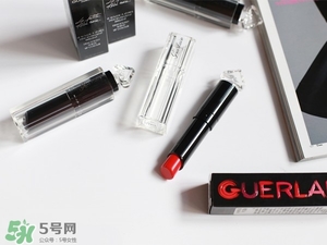 嬌蘭小黑裙007值得入嗎？嬌蘭小黑裙007唇膏口紅怎么樣？