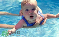 寶寶游泳耳朵進(jìn)水了怎么辦？寶寶游泳如何避免耳朵進(jìn)水？