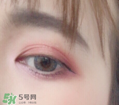 makeup revolution桃花盤怎么畫？makeup revolution桃花盤教程