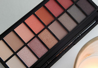 makeup revolution桃花盤怎么畫？makeup revolution桃花盤教程