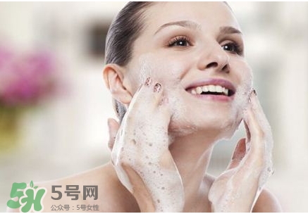 敏感肌膚一天洗幾次臉？敏感肌膚洗臉用冷水還是熱水