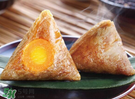 蛋黃粽子的蛋黃怎么弄？包粽子的蛋黃怎么處理？