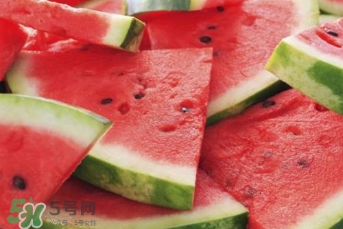桃子和西瓜一起吃會(huì)中毒嗎？桃子和西瓜能一起吃嗎？