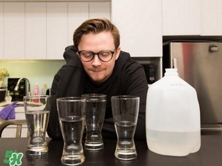 30天不喝飲料，妹子的對(duì)比照令人震驚 喝白開水的好處