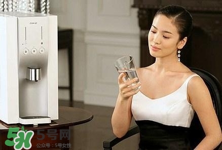 30天不喝飲料，妹子的對(duì)比照令人震驚 喝白開水的好處