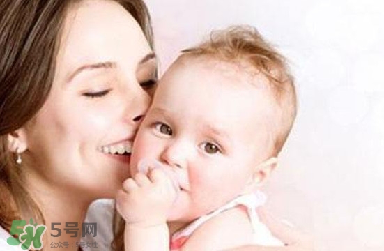 哺乳期可以吃黃桃嗎？哺乳期能吃黃桃罐頭嗎