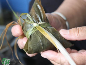 包粽子是生米還是熟米？包粽子的米是煮的還是生的？