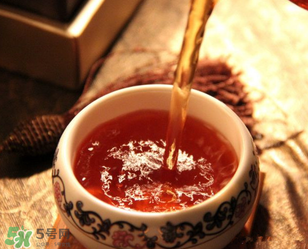 普洱茶發(fā)霉了怎么處理？普洱茶發(fā)霉了還能喝嗎？
