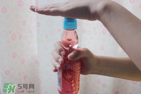 彈珠汽水怎么開？彈珠汽水怎么開不會噴？