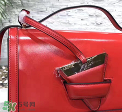 loewe三角包怎么看真假？羅意威巴塞羅那三角包真假辨別