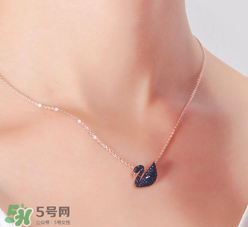 施華洛世奇黑天鵝項(xiàng)鏈多少錢？施華洛世奇黑天鵝項(xiàng)鏈專柜價(jià)格