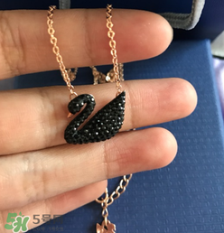 施華洛世奇黑天鵝是什么材質(zhì)？施華洛世奇黑天鵝是水晶嗎？