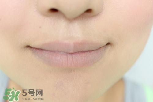 染唇液怎么用？染唇液使用方法