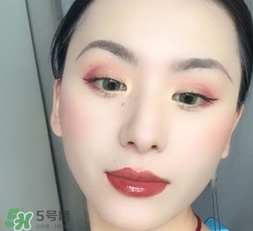 huda beauty眼影怎么畫？huda beauty眼影盤教程