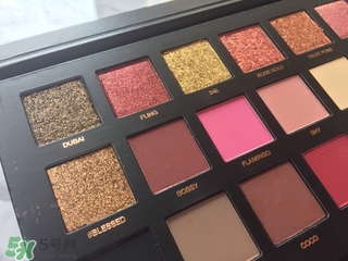 huda beauty眼影怎么畫？huda beauty眼影盤教程