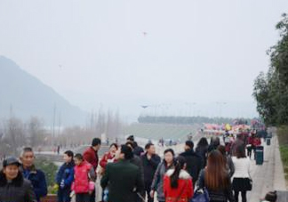 游百病是什么意思？為什么要在端午節(jié)游百?。?><p><strong>游百病是什么意思？為什么要在端午節(jié)游百病？</strong></p></a></li> </ul>
</div>
<div   id=