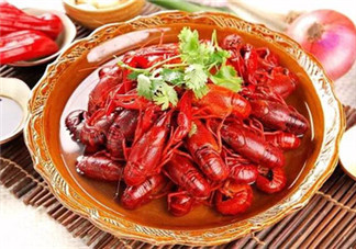 油燜大蝦怎么剪？油燜大蝦怎么處理？