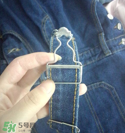 背帶褲的扣子怎么裝？背帶褲扣子安裝步驟圖