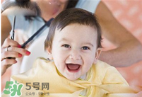 夏天寶寶能剃光頭嗎？夏天寶寶剃光頭好嗎？