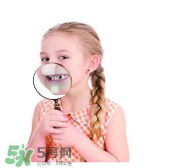 寶寶換牙可以吃糖嗎？小孩換牙期間能不能吃糖？