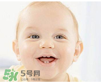 寶寶換牙可以吃糖嗎？小孩換牙期間能不能吃糖？