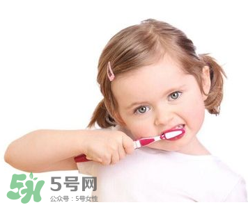 寶寶換牙可以刷牙嗎？小孩換牙期間能刷牙嗎？